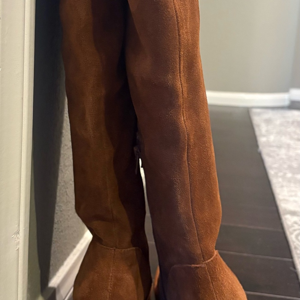 Steve Madden “ Yancy” Tan knee high, Heeled Boots - Picture 5 of 9